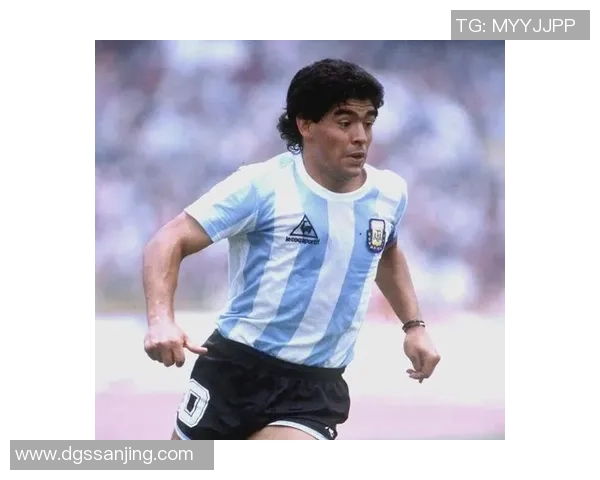 真正的四号足球球星是谁揭秘 你不知道的四号球员背后故事